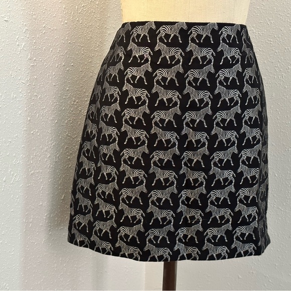 J.Crew size 6 classic allover Zebra print pencil skirt - Picture 3 of 4